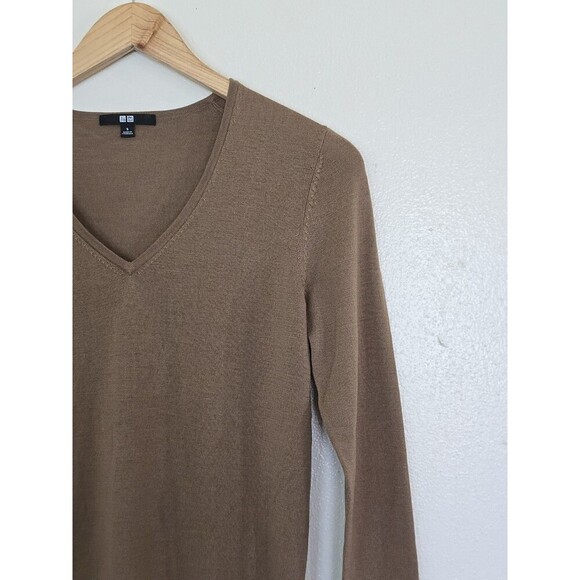 Uniqlo Wool V Neck Sweater Womens Size Small Brown Pullover Lightweight - Picture 7 of 11